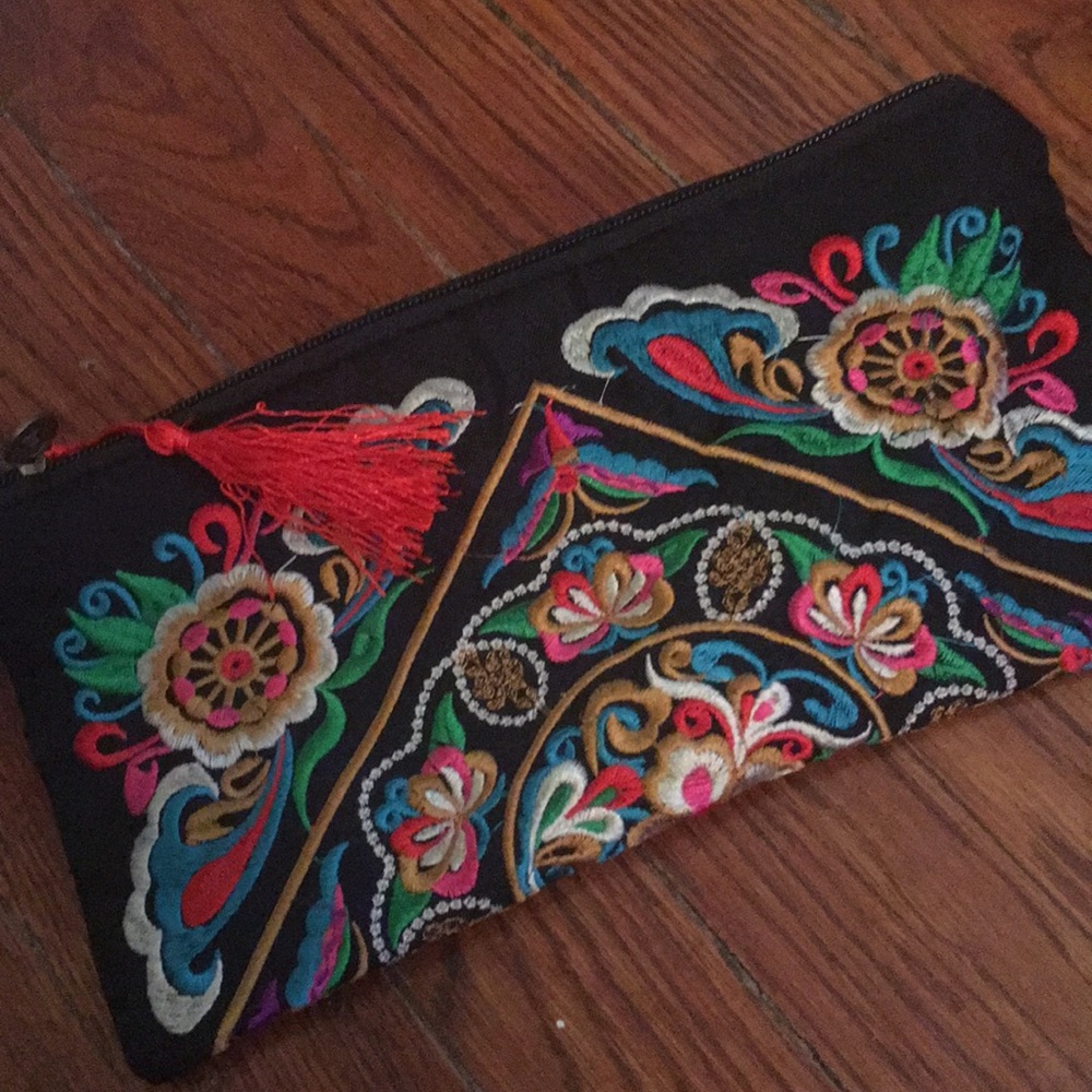 **5 for $25** Embroidered Clutch